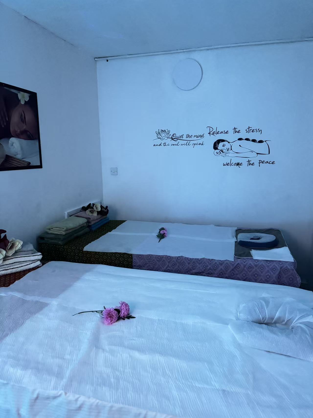 Couples massage room for shared experiences